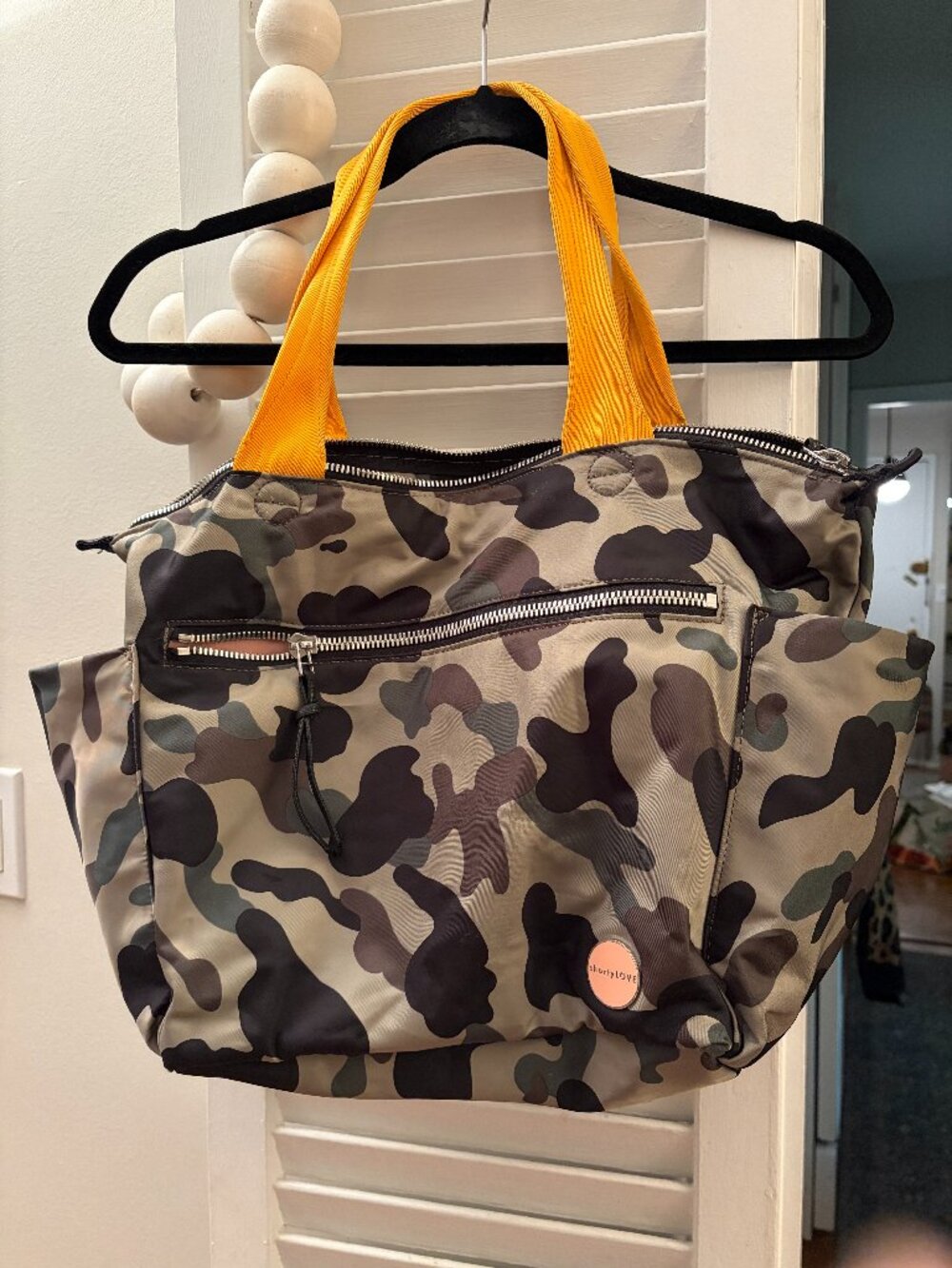 Shorty Love camo bag